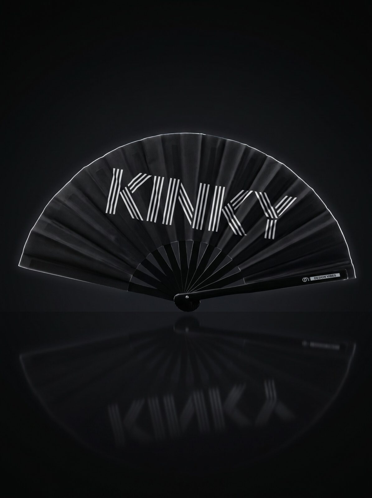 Wentylator festiwalowy „KINKY” w kolorze czarnym – Rave & Pride statement