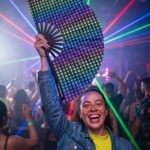 Fan Festival granatowy z tęczowymi sercami – CSD & Pride – Widok 2
