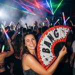 Festival Fan „BANG” komiks w kolorze czerwonym i białym – akcesorium Rave & Party – Widok 2