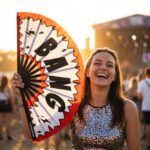Festival Fan „BANG” komiks w kolorze czerwonym i białym – akcesorium Rave & Party – Widok 3