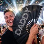 Fan Festival „DADDY” w kolorze czarnym – akcesorium Rave & Pride – Widok 4