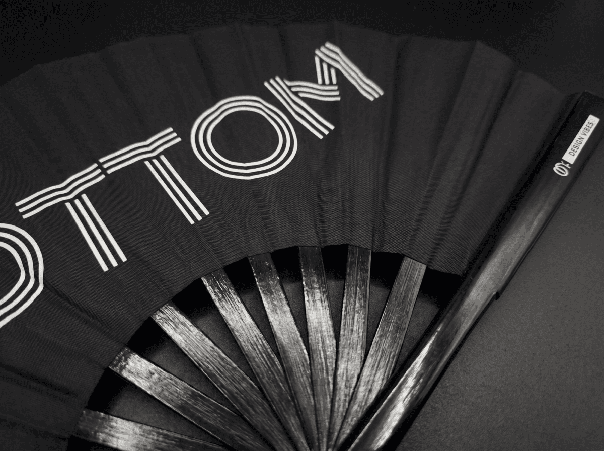 Festival Fan „BOTTOM” w kolorze czarnym, akcesorium na CSD i Rave, Widok 6