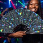 Festival Fan „Księżyc i motyle, tęcza na czarnym tle”, idealne na festiwale i styl boho, Widok 2
