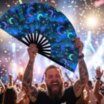 Festival Fan „Księżyc i gwiazdy” w kolorze nocnego błękitu, idealny na festiwale i styl boho, Widok 4