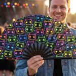 Festival Fan „Neonowe koty”, czarne, na Rave’y i festiwale, Widok 3