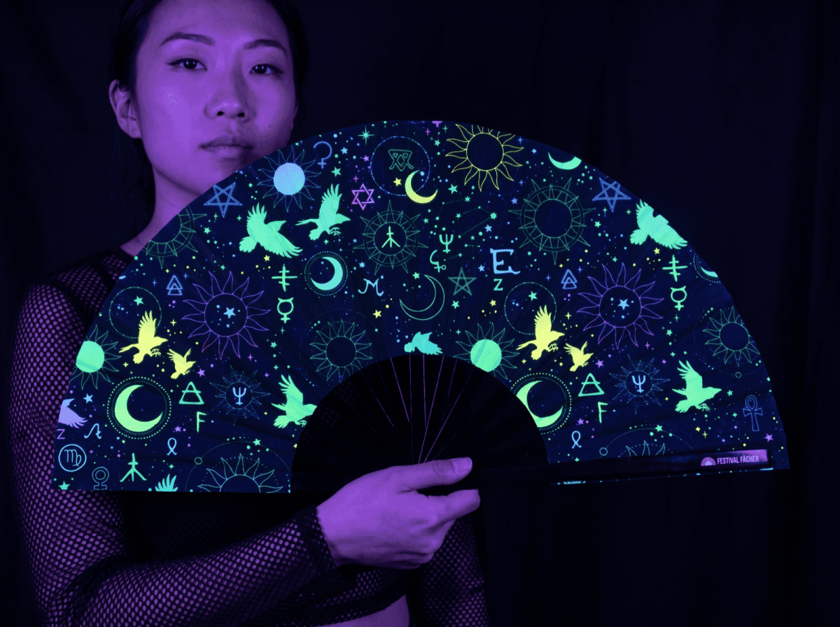 Festival Fan okultystycznymi symbolami, neonowo-czarne, na psytrance i Rave Rave (UV)
