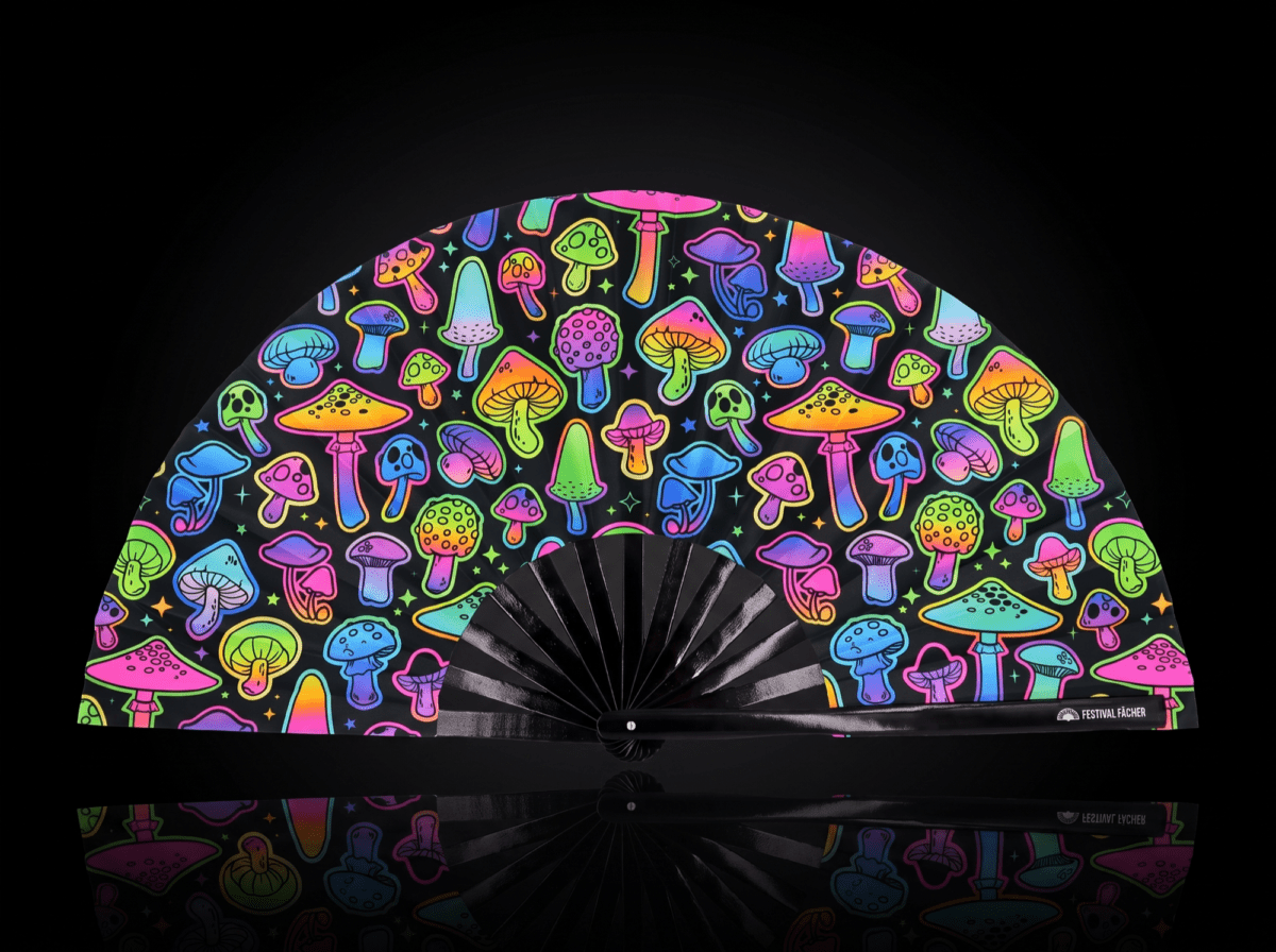 Festival Fan z neonowymi grzybkami, czarne, wykonane techniką aerografu, na Goa i psytrance